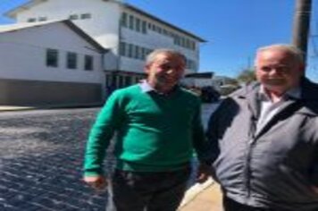 Foto - INICIOU A PAVIMENTAÇÃO DO TRECHO DA RUA OSVALDO ARANHA