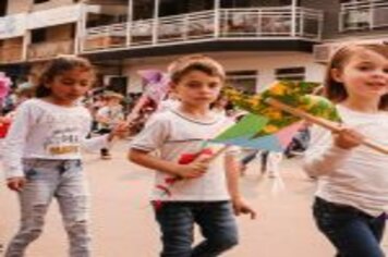 Foto - DESFILE CIVICO CULTURAL FICOU NA HISTÓRIA DOS 60 ANOS DO MUNICÍPIO