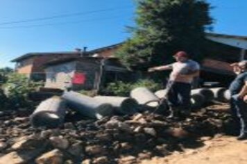 CONSTRUÇÃO DE REDE DE ESGOTO NA RUA SOLEDADE SERÁ FINALIZADA HOJE