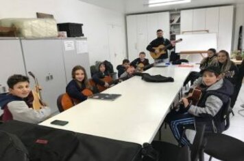 INICIA MAIS UMA OFICINA DE VIOLÃO