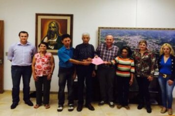 Prefeito Luizinho Entrega de Escrituras de Casas Populares