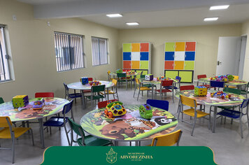 Salas de aula recebem mobílias e brinquedos