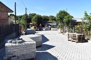 PAVIMENTAÇÃO DA VILA PINHEIRO ESTÁ EM FASE DE CONCLUSÃO