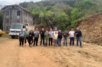 PREFEITO EM EXERCÍCIO ROBERTO FACHINETTO VISITA OBRAS EM ANDAMENTO NO MUNICÍPIO