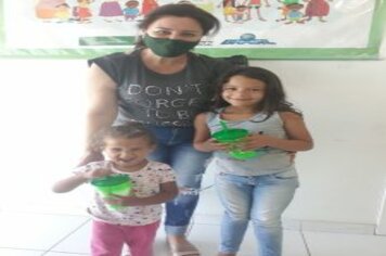 CRAS REALIZA ENTREGA DE COPOS RECEBIDOS PELA INDUSTRIA BALCA