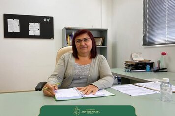 NOVA SECRETÁRIA MUNICIPAL DE SAÚDE ASSUMIU NESTA TERÇA-FEIRA