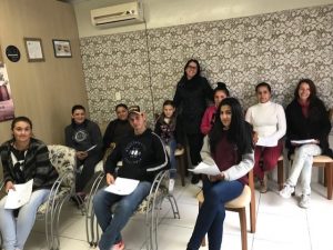 FORMANDO AUXILIARES DE CABELEIREIRO