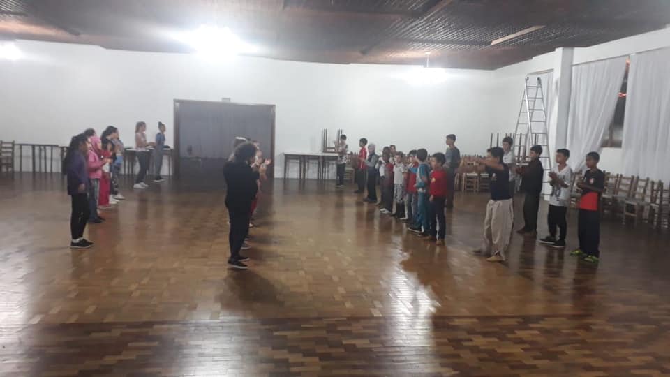 GRUPO DE DANÇAS TRADICIONAIS ACONTECE TODAS AS QUARTAS-FEIRAS