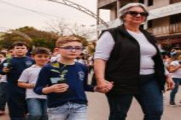 Foto - DESFILE CIVICO CULTURAL FICOU NA HISTÓRIA DOS 60 ANOS DO MUNICÍPIO
