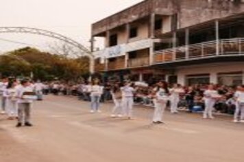 Foto - DESFILE CIVICO CULTURAL FICOU NA HISTÓRIA DOS 60 ANOS DO MUNICÍPIO