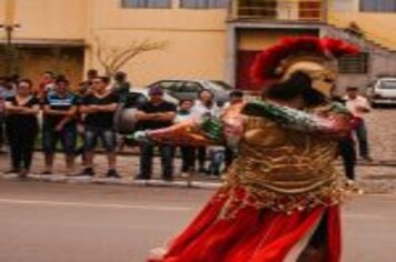Foto - DESFILE CIVICO CULTURAL FICOU NA HISTÓRIA DOS 60 ANOS DO MUNICÍPIO
