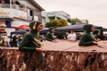 Foto - DESFILE CIVICO CULTURAL FICOU NA HISTÓRIA DOS 60 ANOS DO MUNICÍPIO