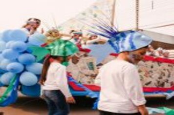 Foto - DESFILE CIVICO CULTURAL FICOU NA HISTÓRIA DOS 60 ANOS DO MUNICÍPIO