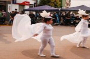 Foto - DESFILE CIVICO CULTURAL FICOU NA HISTÓRIA DOS 60 ANOS DO MUNICÍPIO