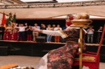 Foto - DESFILE CIVICO CULTURAL FICOU NA HISTÓRIA DOS 60 ANOS DO MUNICÍPIO