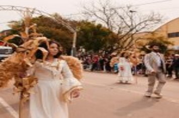 Foto - DESFILE CIVICO CULTURAL FICOU NA HISTÓRIA DOS 60 ANOS DO MUNICÍPIO