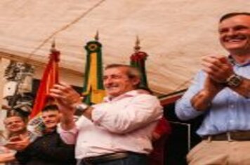 Foto - DESFILE CIVICO CULTURAL FICOU NA HISTÓRIA DOS 60 ANOS DO MUNICÍPIO
