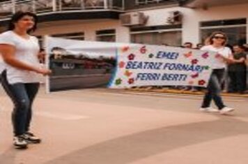 Foto - DESFILE CIVICO CULTURAL FICOU NA HISTÓRIA DOS 60 ANOS DO MUNICÍPIO
