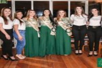 Foto - CANDIDATAS A CORTE DO MUNICÍPIO E DA 10ª Femate Arvorezinha FORAM APRESENTADAS PARA COMISSÃO ORGANIZADORA