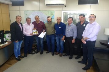 PREFEITO PROTOCOLA PEDIDO JUNTO AO DAER