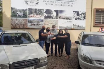 ADMINISTRAÇÃO MUNICIPAL DE ARVOREZINHA RECEBE VEÍCULO DA SECRETARIA DE AGRICULTURA DO ESTADO DO RS AMPLIANDO A FROTA MUNICIPAL