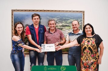 EMATER ENTREGA RELATÓRIO ANUAL E PLANO ANUAL DE 2020 AO PREFEITO ROGERIO E VICE-PREFEITA BETI