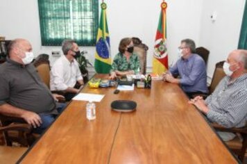 LIDERANÇAS BUSCAM RECURSOS PARA ARVOREZINHA