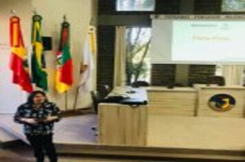 VICE-PREFEITA E SECRETÁRIO DA AGRICULTURA PARTICIPAM DA ABERTURA DO SEMINÁRIO SOBRE CITRICULTURA