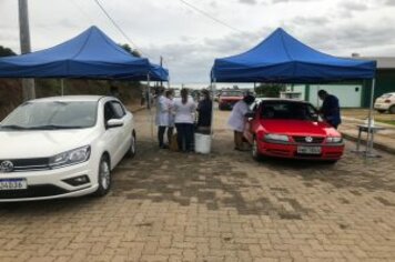 IDOSOS ACIMA DE 70 ANOS FORAM VACINADOS CONTRA O NOVO CORONAVÍRUS NO SÁBADO (27/03)