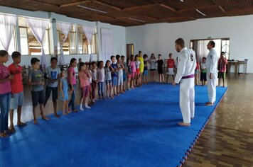 TARDE DE JIU-JITSU NO PROJETO FÉRIAS EM AÇÃO