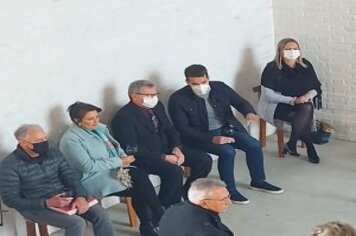 ARVOREZINHA FOI PALCO DO LANÇAMENTO DA OBRA LITERÁRIA QUE CONTA E ILUSTRA OS 150 ANOS DA IMIGRAÇÃO ITALIANA NO RS