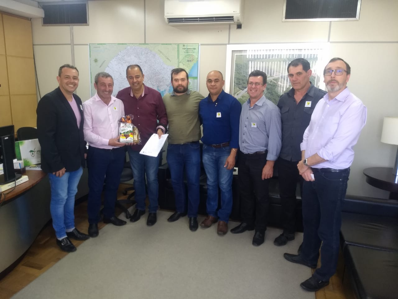 PREFEITO PROTOCOLA PEDIDO JUNTO AO DAER