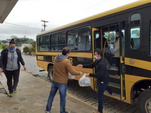 ️ADMINISTRAÇÃO MUNICIPAL DESTINARÁ APROXIMADAMENTE 8 TONELADAS DE ALIMENTOS A FAMÍLIAS DE ESTUDANTES DA REDE MUNICIPAL