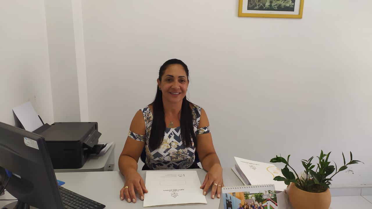 CRISTIANE NISCHESPOIS ASSUME A SECRETARIA DA ASSISTÊNCIA SOCIAL E TRABALHO