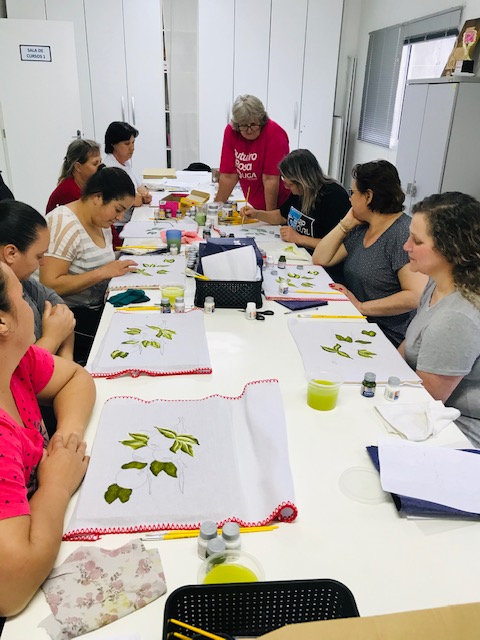 OFICINA DE PINTURA EM TECIDO ESTÁ COM INSCRIÇÕES ABERTAS