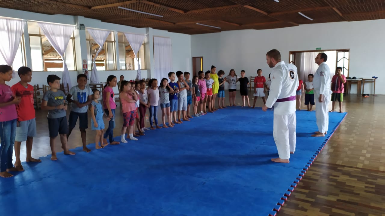 TARDE DE JIU-JITSU NO PROJETO FÉRIAS EM AÇÃO